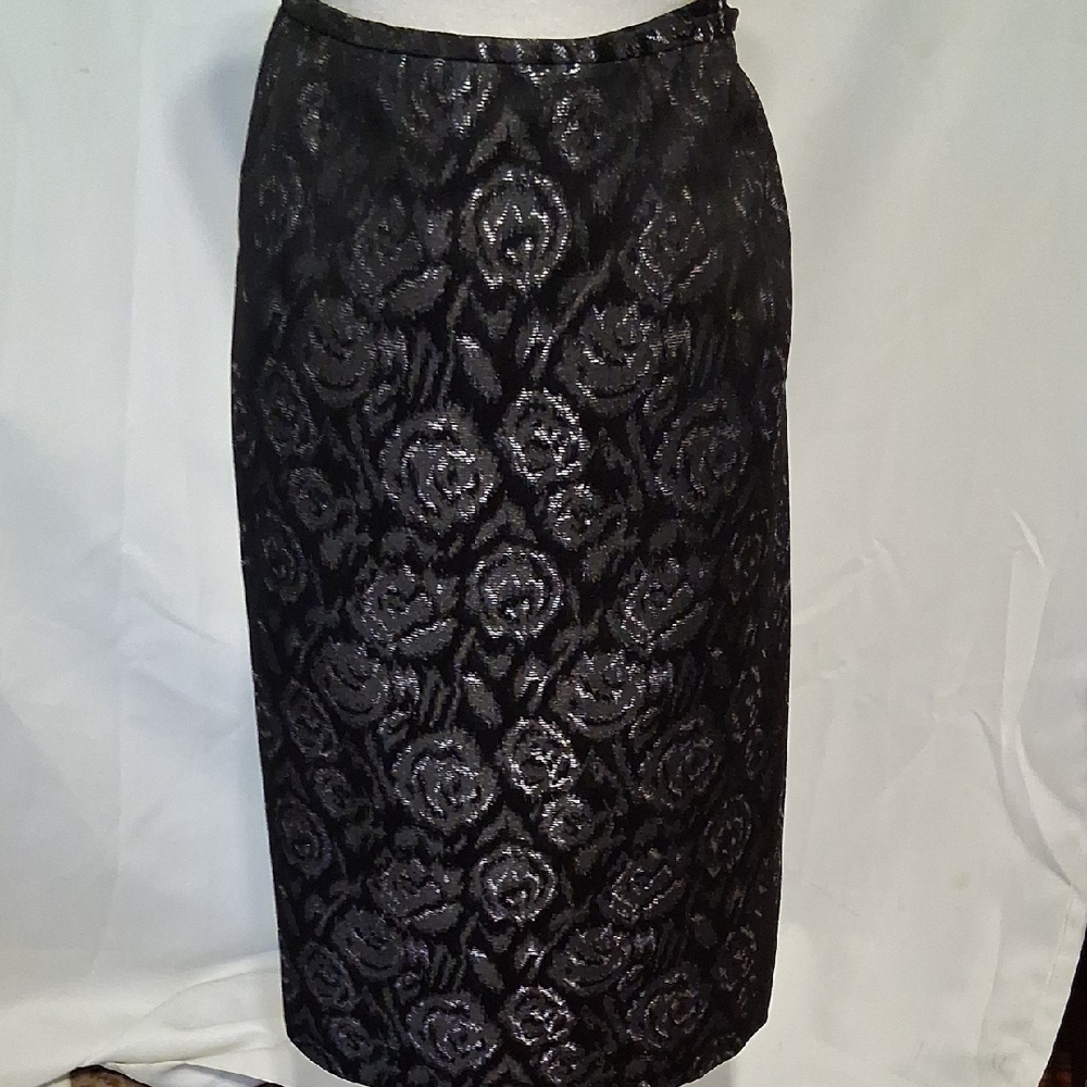 Le Suit Black and Silver Patterned Pencil Skirt